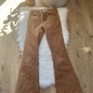 Madewell Flea Market Flares in Khaki size 26